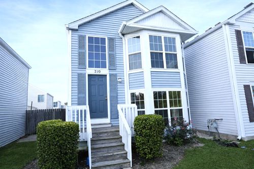 710-710 Four Seasons Boulevard, Aurora, IL, 60504 | Card Image