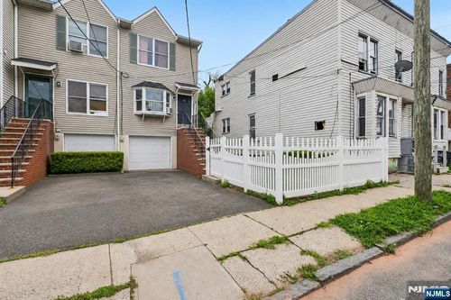 22 Hecker Street, Newark, NJ, 07103 | Card Image