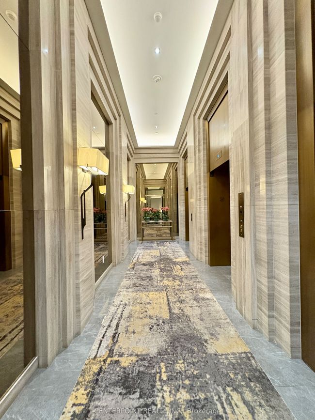908 - 88 Cumberland St, Condo with 2 bedrooms, 1 bathrooms and null parking in Toronto ON | Image 4