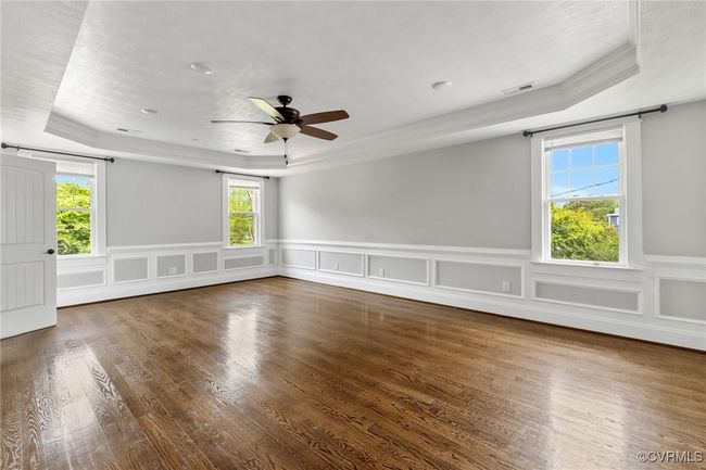 Second floor primary, CF, tray, en suite bath | Image 22