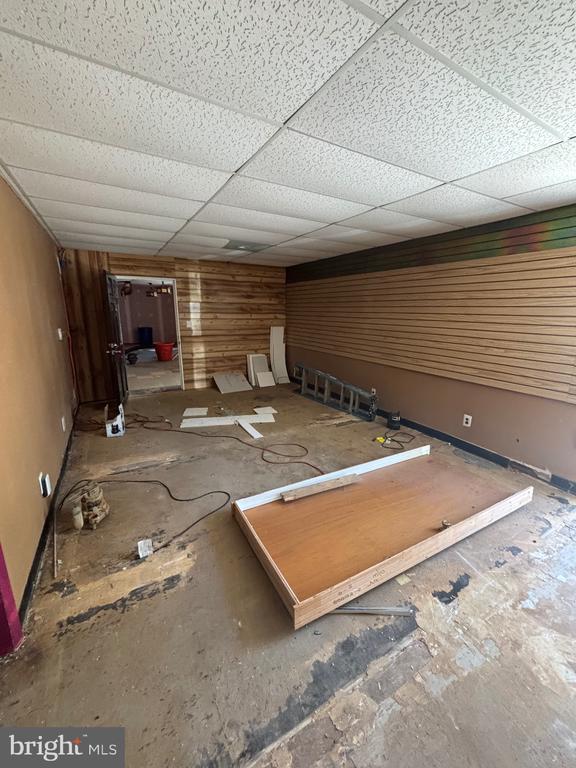 Commercial Lease in MT LAUREL 4