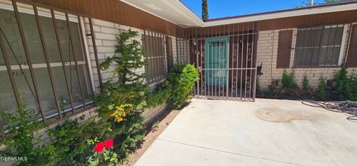 2704 Gaston Dr, El Paso, TX, 79935-1912 | Card Image