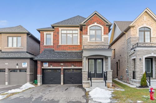 41 Rainbrook Close, Brampton, ON, L6R0Y9 | Card Image