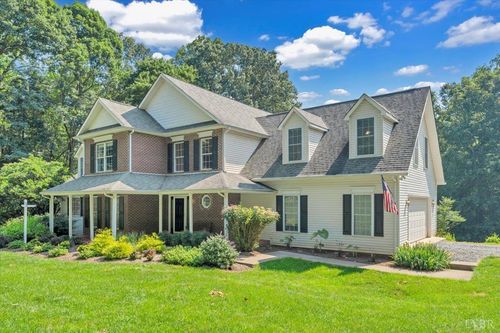 125 Back Cove Dr, Moneta, VA, 24121-2489 | Card Image
