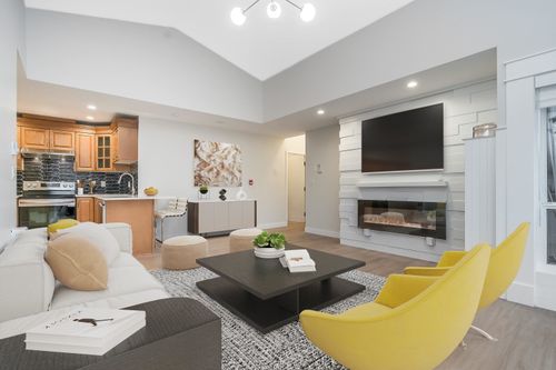 208-2828 152 St, Surrey, BC, V4P1G6 | Card Image