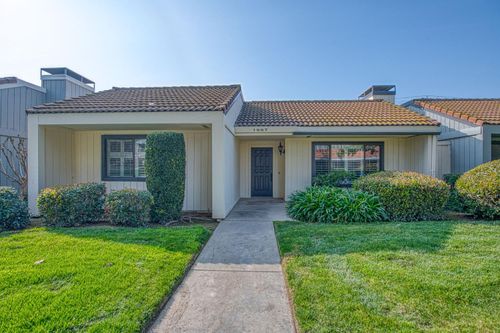 1957 W Santa Ana Avenue, Fresno, CA, 93705 | Card Image