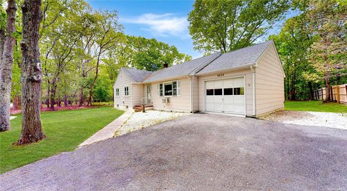 1635 Sagg Road, Sag Harbor, NY, 11963 | Card Image