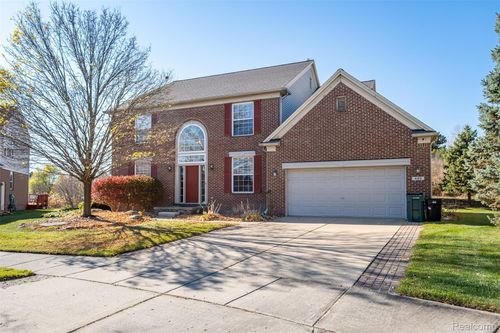 466 Ivy Ln, Troy, MI, 48098-4643 | Card Image