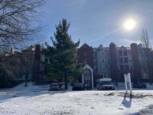 apt-301-180 Fox Hollow Dr, Mayfield Heights, OH, 44124-4195 | Card Image