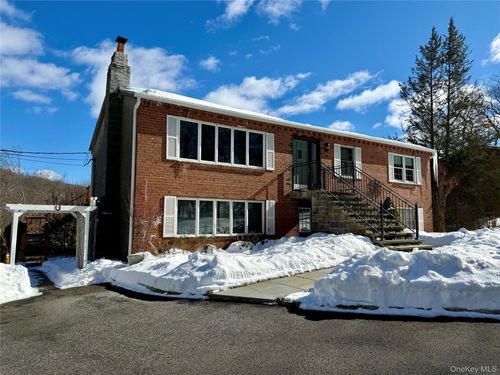 60 Arbutus St, Putnam Valley, NY, 10579-1301 | Card Image