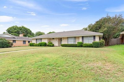 5736 Lakemont Circle, House other with 3 bedrooms, 2 bathrooms and 5 parking in Waco TX | Image 3