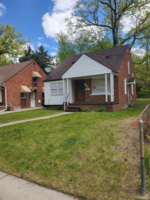 19400 Sunderland Rd, Detroit, MI, 48219-2154 | Card Image