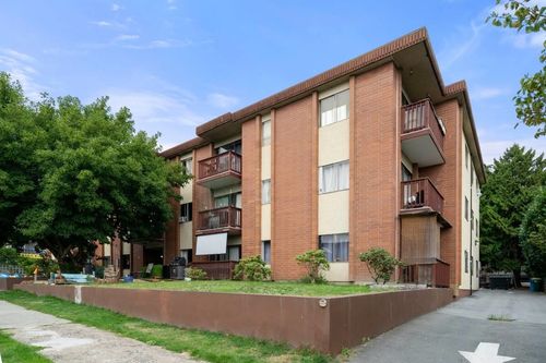 ground-level-325 Ash St., New Westminster, BC, V3M3M8 | Card Image