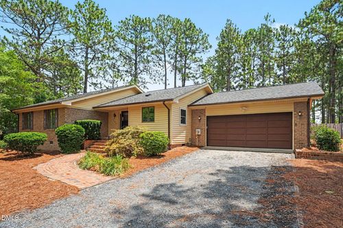 1555 Longleaf Dr E, Pinehurst, NC, 28374-8352 | Card Image