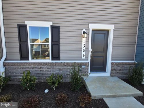 1324 Red Clover Ln, RANSON, WV, 25438-2002 | Card Image