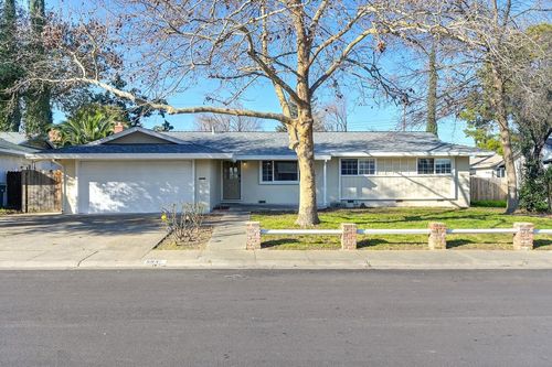 5831 Hesper Way, Carmichael, CA, 95608-0206 | Card Image