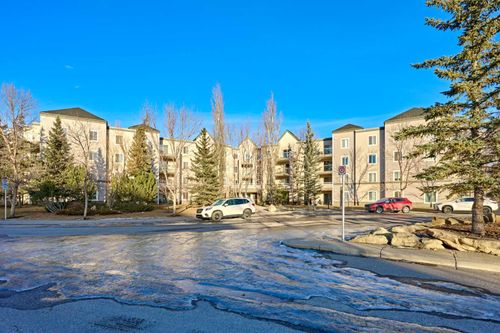 208-4000 Somervale Crt Sw, Calgary, AB, T2Y4J3 | Card Image
