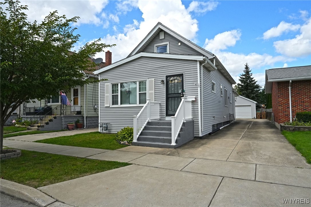 Clover Pl, Buffalo, NY 14225