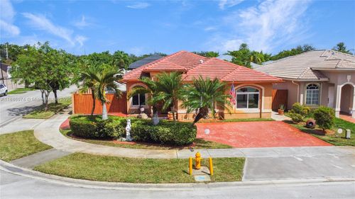 7897 Nw 200th Ter, Hialeah, FL, 33015 | Card Image