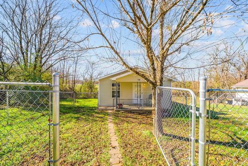 516 Old Mail Rd, Crossville, TN, 38555-4921 | Card Image