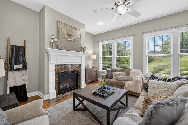 201 Venango Trl, House other with 4 bedrooms, 4 bathrooms and 2 parking in Mars PA | Image 5