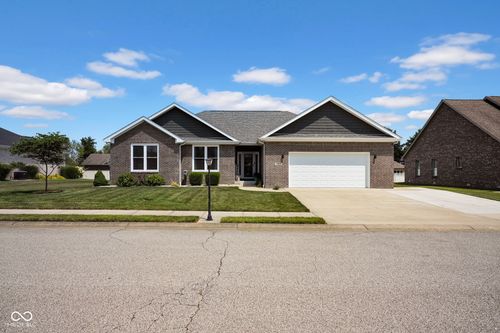1989 Sophia Ln, Seymour, IN, 47274-3376 | Card Image