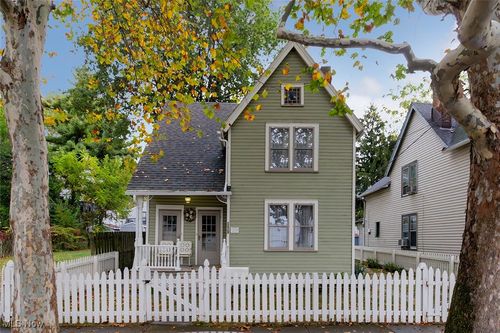 1419 E 51st St, Cleveland, OH, 44103-1229 | Card Image