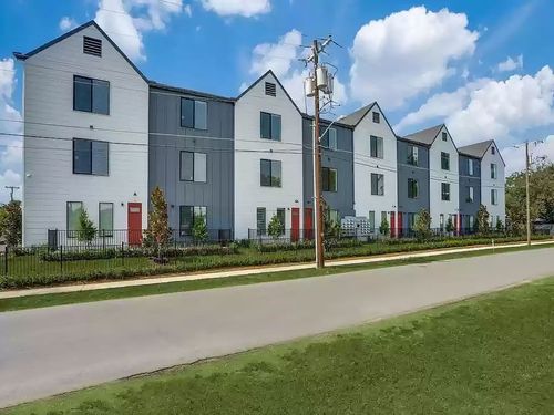 104-3275 Dallas Street, Dallas, TX, 75210 | Card Image