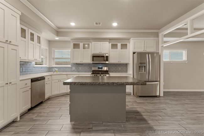 27623 109 Th St, House other with 3 bedrooms, 2 bathrooms and null parking in Coweta OK | Image 17