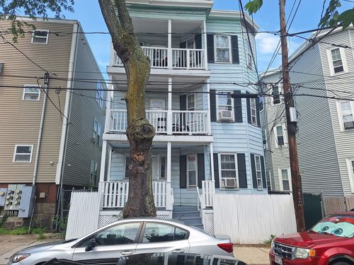 148 Congress Ave, Chelsea, MA, 02150-3752 | Card Image