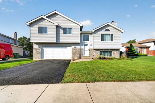 16654 W Sioux Dr, Lockport, IL, 60441-4261 | Card Image