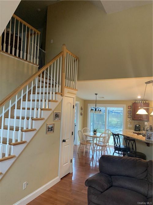 3 Shale Ln, Campbell Hall, NY, 10916-2117 | Card Image