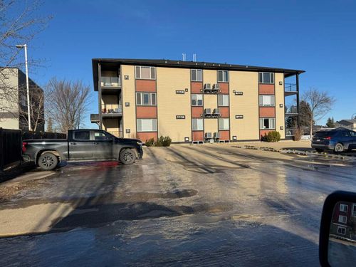201-605 6 Ave Se, Slave Lake, AB, T0G2A3 | Card Image