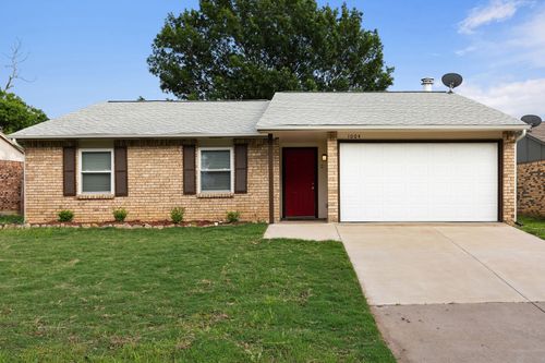 1004 Fort Worth St, Mansfield, TX, 76063-2114 | Card Image