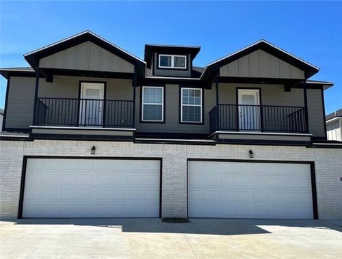 2-1023 S Benchmark Ln, Fayetteville, AR, 72704-4065 | Card Image