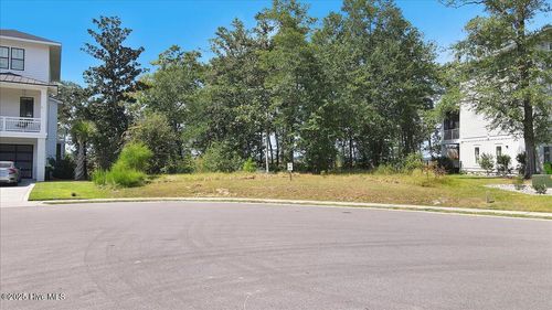 1511 Riverview Ter, Wilmington, NC, 28401-6584 | Card Image