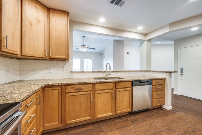 APT-524 - 14277 Preston Rd, Condo with 2 bedrooms, 2 bathrooms and null parking in Dallas TX | Image 8