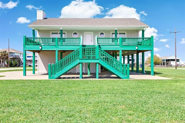 908 West Lane, House other with 1 bedrooms, 1 bathrooms and null parking in Crystal Beach TX | Image 1