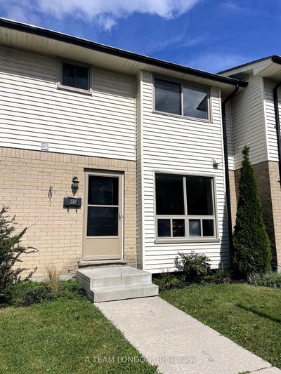 45 - 355 Sandringham Cres, Condo with 3 bedrooms, 2 bathrooms and 1 parking in London ON | Image 1