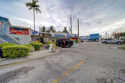 330 W 9th St, Hialeah, FL, 33010-3865 | Card Image