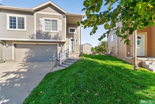 19160 Drexel Cir, Omaha, NE, 68135-1840 | Card Image