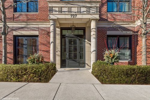 unit-100-727 N Mckinley Rd, Lake Forest, IL, 60045-1991 | Card Image