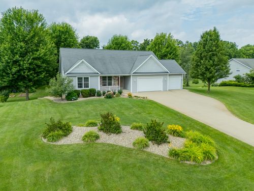 71462 Fox Creek Blvd, Lawton, MI, 49065-7813 | Card Image