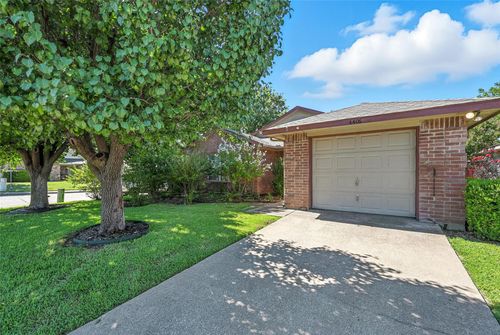 4406 Falls Dr, Dallas, TX, 75211-6408 | Card Image