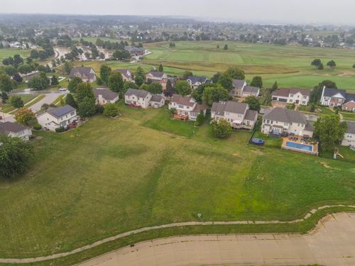 70 Pebblebrook Ct, Bloomington, IL, 61705-6300 | Card Image