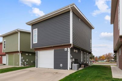 4608 48 Ave, House detached with 2 bedrooms, 2 bathrooms and 1 parking in Camrose AB | Image 3