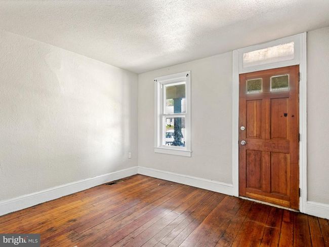 564 Walnut St, Townhouse with 2 bedrooms, 1 bathrooms and null parking in POTTSTOWN PA | Image 6