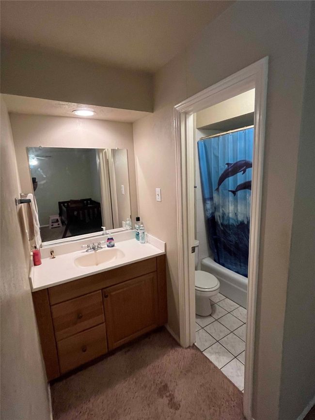 2300 primary bathroom | Image 21