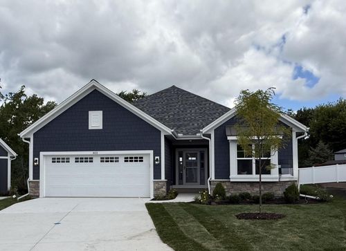 403 Sandy Circle, Pewaukee, WI, 53072 | Card Image