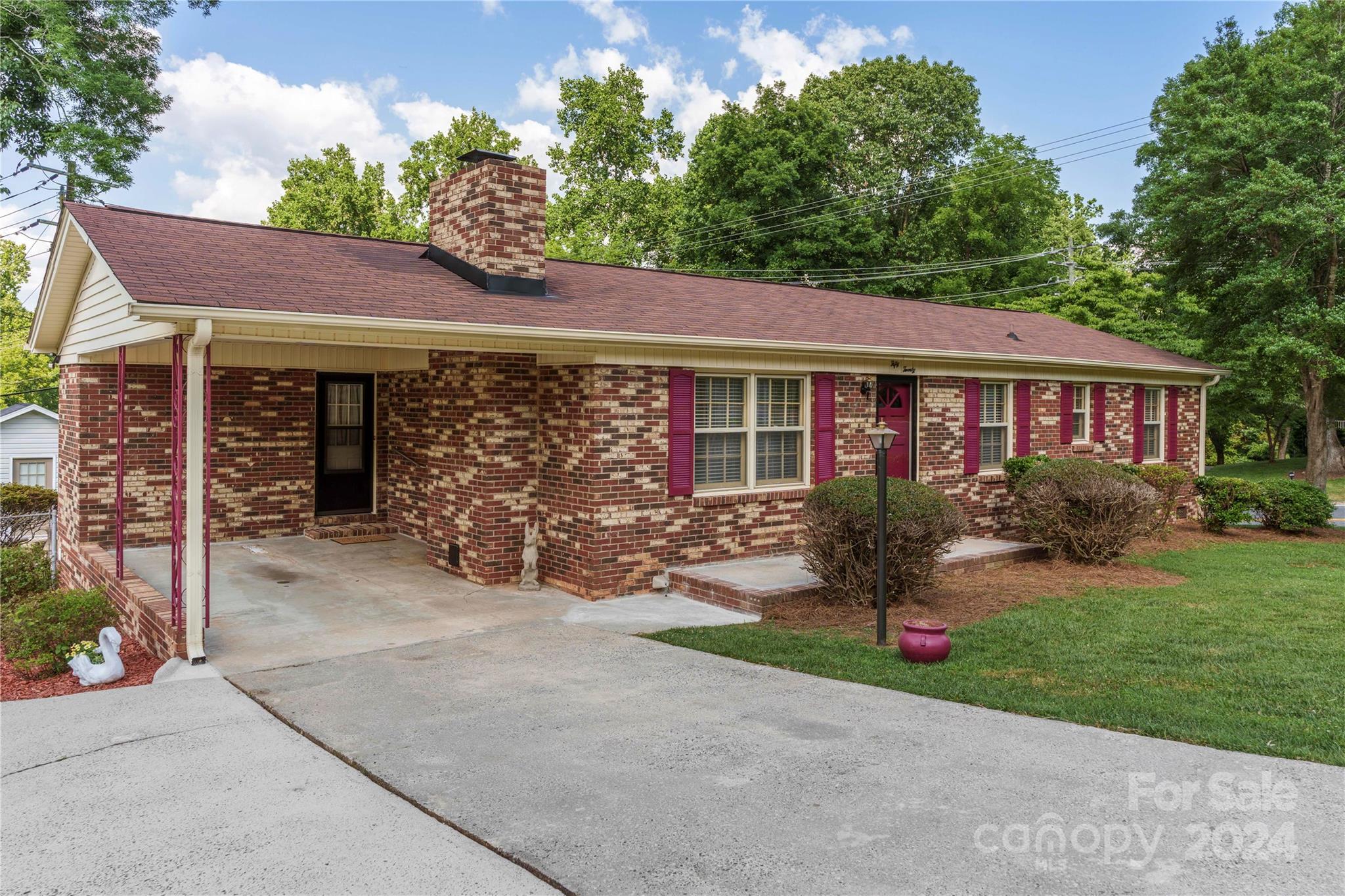 Maplecrest Dr, Gastonia, NC 28056